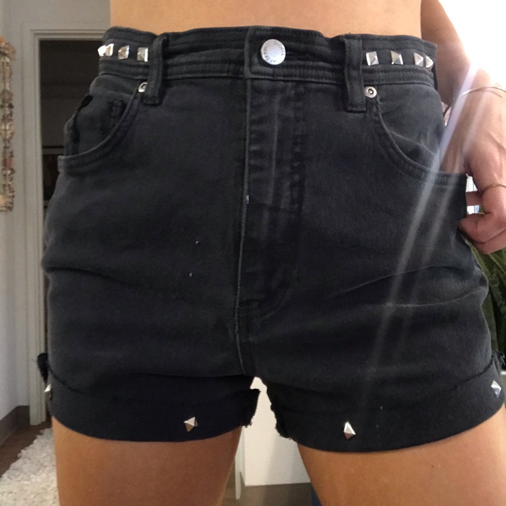 Vintage studded 90s high waisted jean shorts